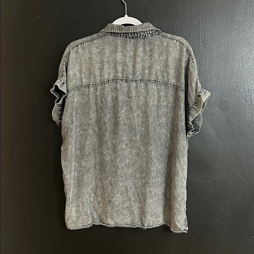 Jane and Delancey Gray Button-Up Shirt Size XL - Picture 2 of 7